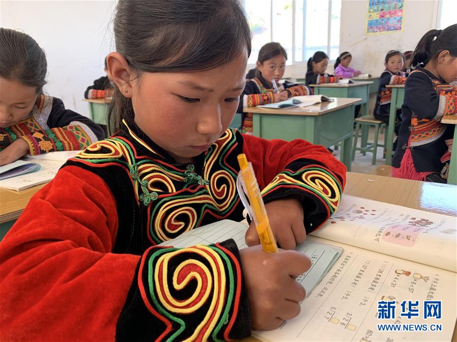 （新華全媒頭條&middot;圖文互動）（3）讓各民族手足相親守望相助&mdash;&mdash;以習近平同志為核心的黨中央關(guān)心少數(shù)民族和民族工作紀實