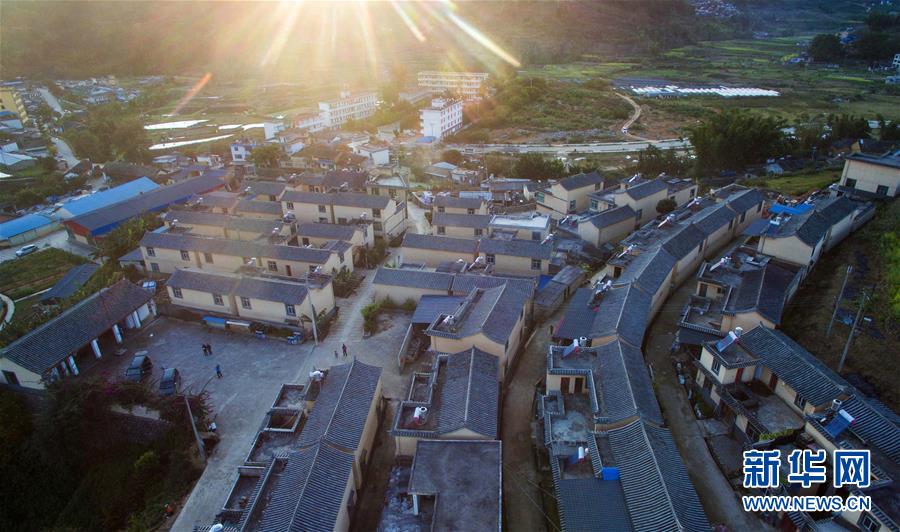 （新華全媒頭條&middot;圖文互動）（5）讓各民族手足相親守望相助&mdash;&mdash;以習近平同志為核心的黨中央關(guān)心少數(shù)民族和民族工作紀實