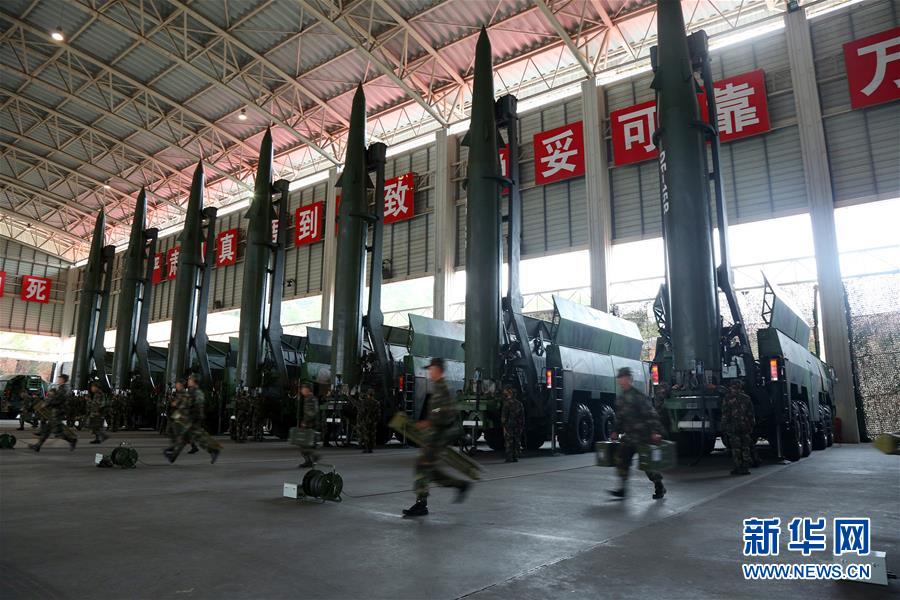 （新華全媒頭條&middot;圖文互動(dòng)）（11）沿著中國(guó)特色強(qiáng)軍之路闊步前進(jìn)&mdash;&mdash;黨中央、中央軍委領(lǐng)導(dǎo)推進(jìn)國(guó)防和軍隊(duì)建設(shè)70年紀(jì)實(shí)