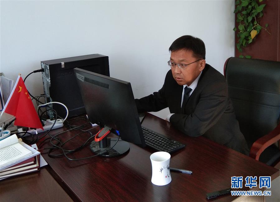 (愛國情 奮斗者·圖文互動(dòng))(1)“我對(duì)工作有一種情結(jié)”——記25年堅(jiān)守一線的鶴崗基層法官孫波