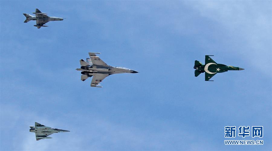 （新華全媒頭條&middot;人民空軍70年&middot;圖文互動）（8）陽光照耀奮飛的航程&mdash;&mdash;黨中央、中央軍委和習主席關心人民空軍建設發(fā)展紀實