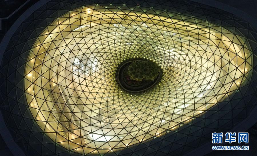 (在習(xí)近平新時(shí)代中國(guó)特色社會(huì)主義思想指引下——新時(shí)代新作為新篇章·總書記關(guān)切開放事·圖文互動(dòng))(5)開放的故事講不完——海南開放再“提速”