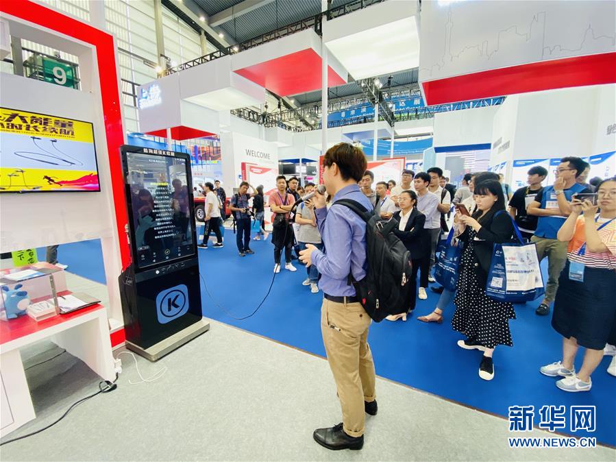 （新華全媒頭條&middot;圖文互動(dòng)）（2）觸摸跳動(dòng)的創(chuàng)新脈搏&mdash;&mdash;從高交會(huì)看經(jīng)濟(jì)發(fā)展新動(dòng)能