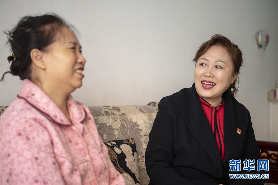 (愛國情 奮斗者·圖文互動(dòng))(1)任紅梅:陽泉段南溝社區(qū)居民的“貼心人”