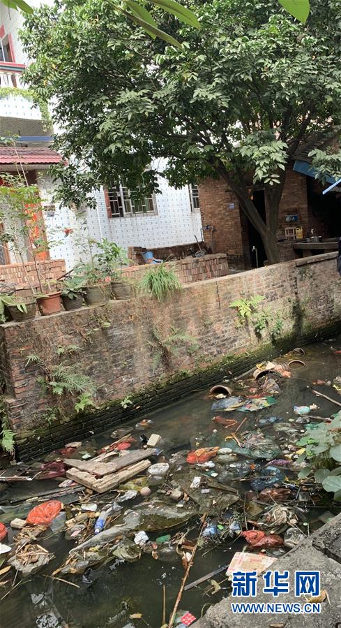（圖文互動）（2）河長職責寫得明明白白，條條舉措無一落實&mdash;&mdash;國務(wù)院檢查組暗訪核查佛山一農(nóng)村河涌黑臭十余年無人管理