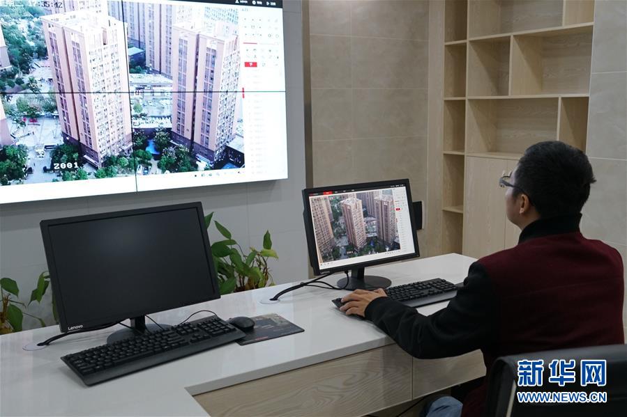 （在習(xí)近平新時(shí)代中國特色社會主義思想指引下&mdash;&mdash;新時(shí)代新作為新篇章&middot;總書記關(guān)切高質(zhì)量發(fā)展&middot;圖文互動）（3）同一片家園，同一個(gè)夢想&mdash;&mdash;棚改區(qū)里的民生新事