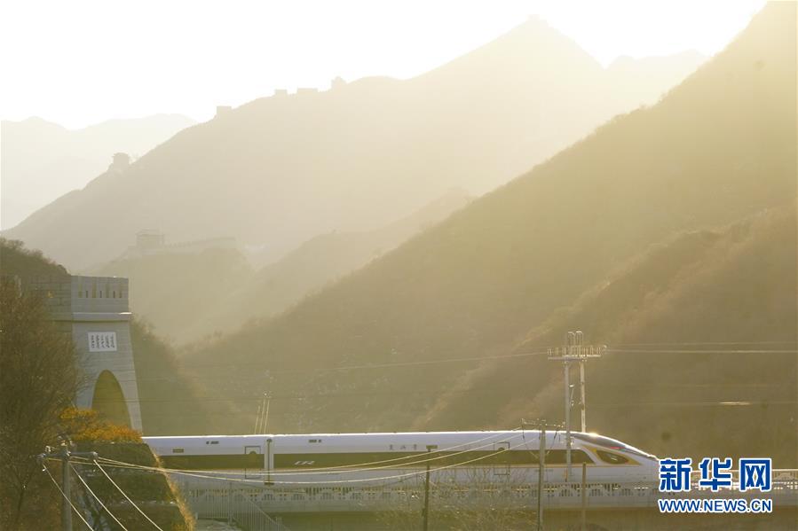 （新華全媒頭條&middot;圖文互動）（11）百年跨越，逐夢京張&mdash;&mdash;寫在京張高鐵開通暨中國高鐵突破3.5萬公里之際