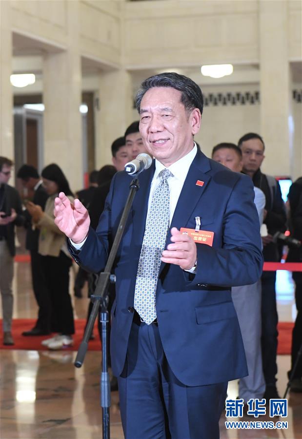 （兩會(huì)&middot;面對面）（1）全國政協(xié)委員接受采訪