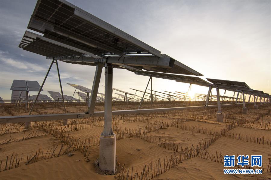 （在習(xí)近平新時(shí)代中國(guó)特色社會(huì)主義思想指引下&mdash;&mdash;新時(shí)代新作為新篇章&middot;總書記關(guān)切高質(zhì)量發(fā)展&middot;圖文互動(dòng)）（4）從一粒沙看不斷擴(kuò)大的中國(guó)綠色版圖