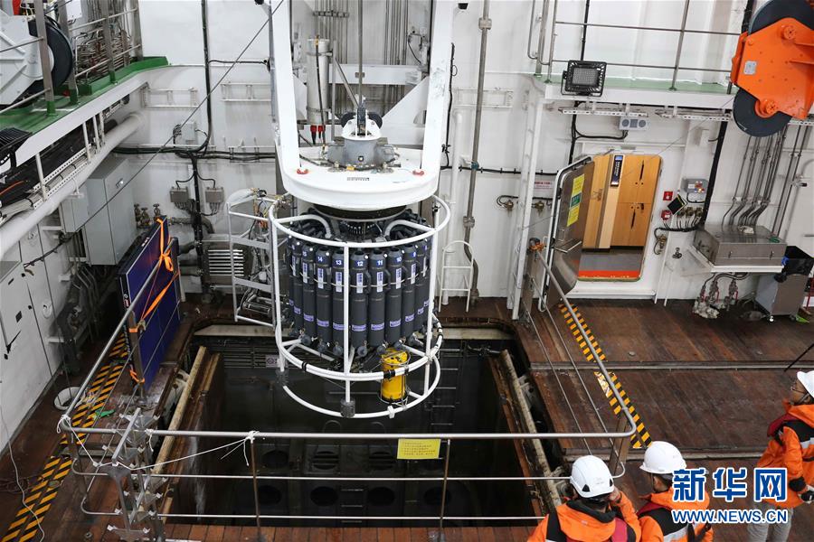 (“雪龍”探南極·圖文互動(dòng))(4)中國(guó)南極考察隊(duì)順利完成宇航員海綜合科考