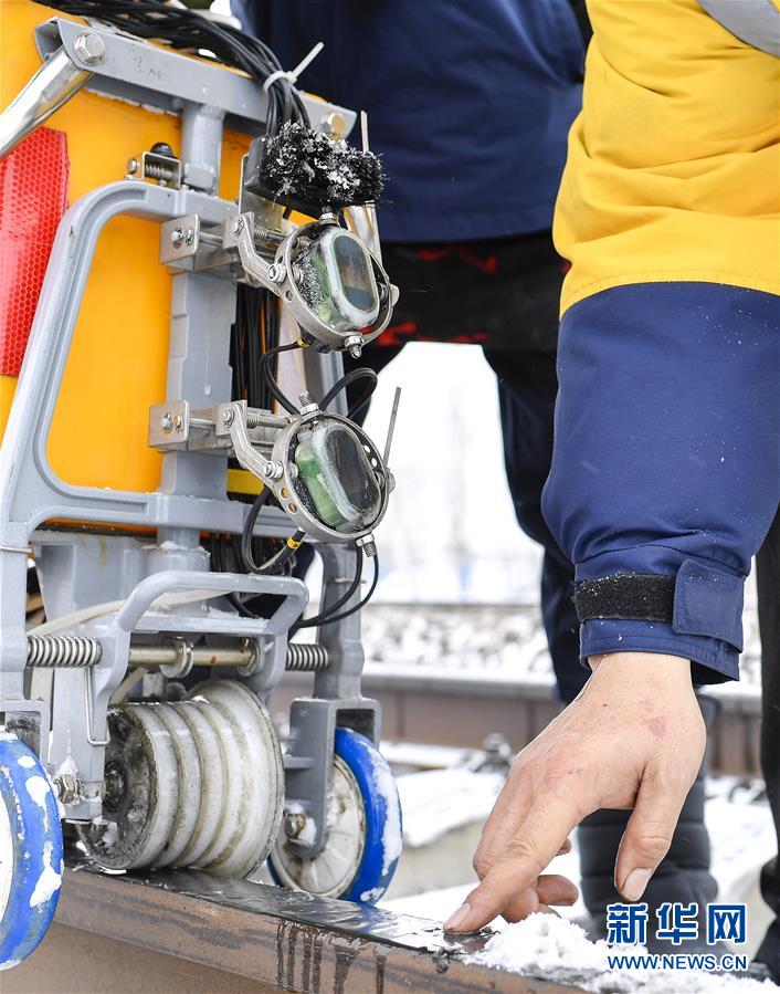 （新春走基層）（13）嚴(yán)寒下的&ldquo;鐵路醫(yī)生&rdquo;：風(fēng)雪中守護回家路