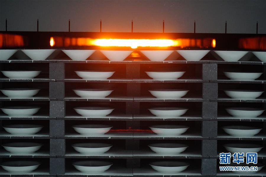 （新春走基層&middot;圖文互動(dòng)）（6）瓷鼠鬧新春