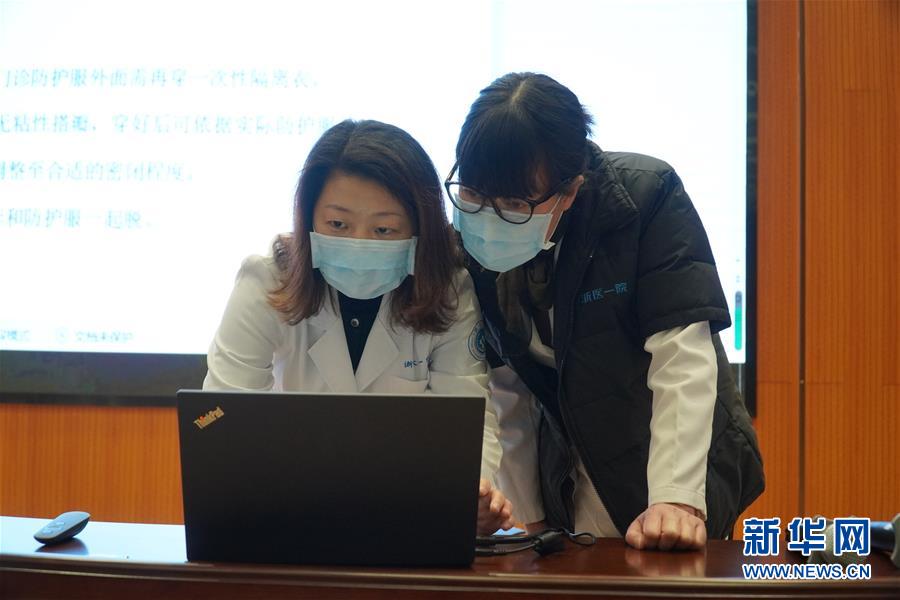 （聚焦疫情防控&middot;圖文互動）（5）無法握手，但始終并肩