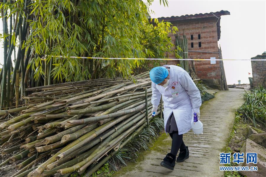 (聚焦疫情防控·圖文互動(dòng))(3)一對(duì)抗疫夫妻的“一線連軸轉(zhuǎn)”