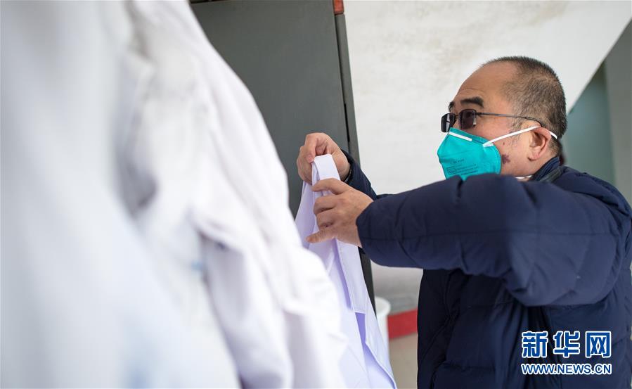 （新華全媒頭條&middot;聚焦疫情防控&middot;圖文互動）（9）拼漸凍生命 與疫魔競速&mdash;&mdash;記疫情&ldquo;風暴眼&rdquo;中武漢金銀潭醫(yī)院院長張定宇