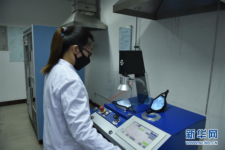 （聚焦疫情防控&middot;圖文互動(dòng)）（4）和時(shí)間賽跑&mdash;&mdash;山西防疫緊缺物資生產(chǎn)一線見聞