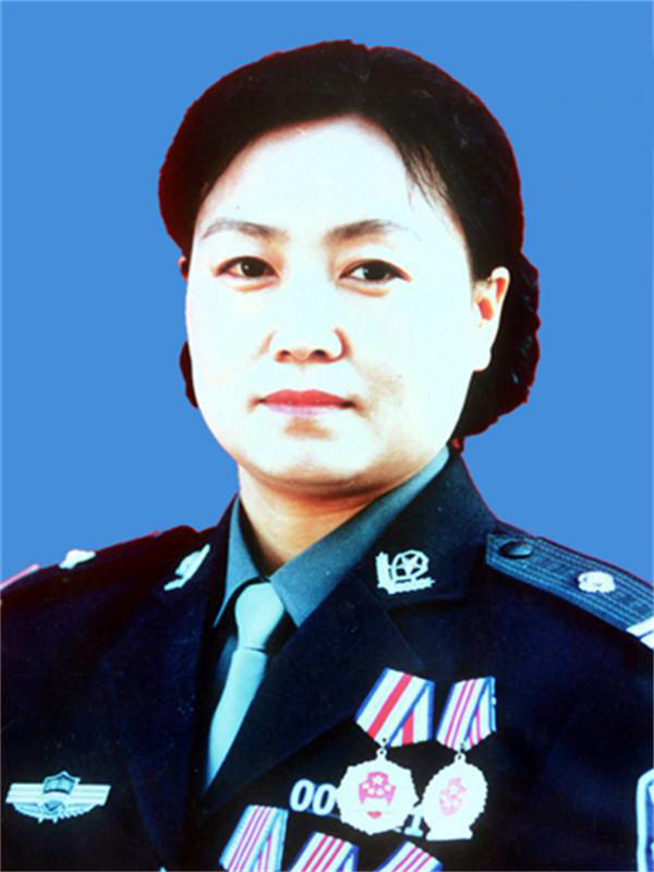 （為了民族復(fù)興&middot;英雄烈士譜&middot;圖文互動）人民愛戴的忠誠衛(wèi)士任長霞