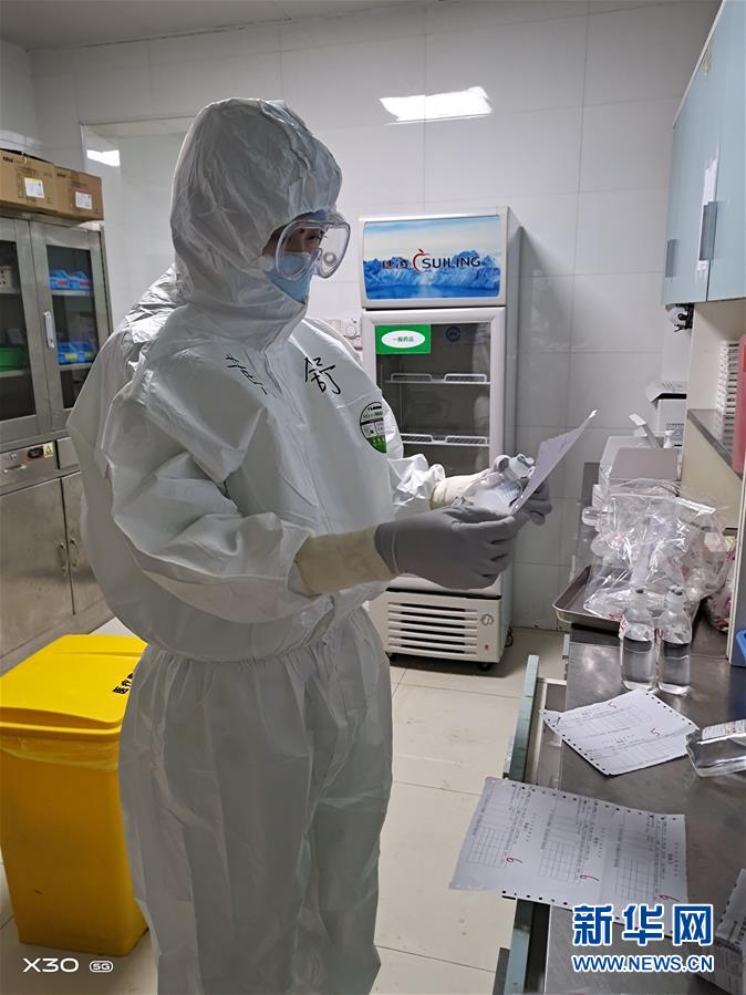 （新華全媒頭條&middot;圖文互動(dòng)）（7）戰(zhàn)紅區(qū)！&mdash;&mdash;發(fā)生在武漢抗疫隔離病房內(nèi)的故事