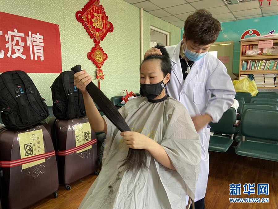 （聚焦疫情防控&middot;圖文互動(dòng)）（1）沖鋒向前，我們義無(wú)反顧&mdash;&mdash;&ldquo;戰(zhàn)疫&rdquo;一線醫(yī)護(hù)人員群像