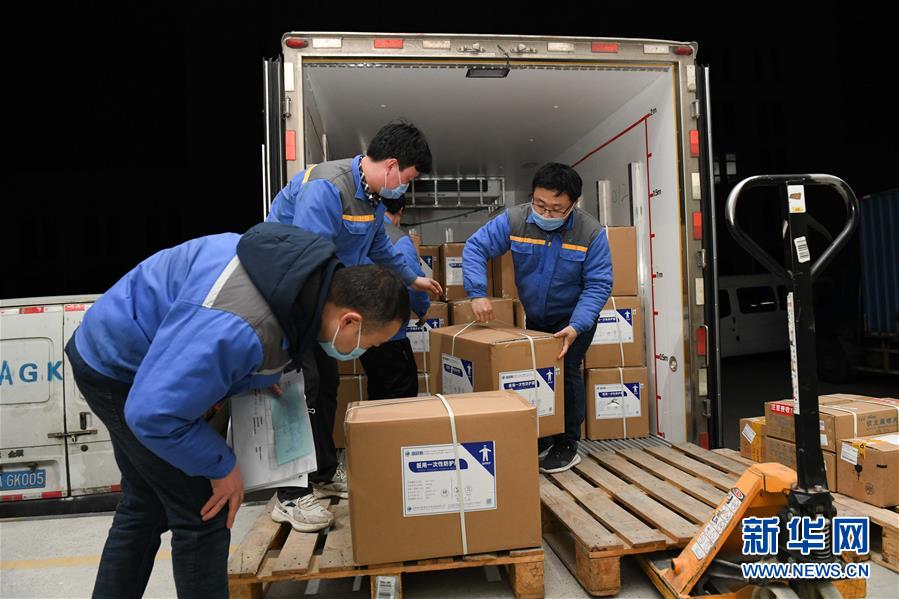 （在習(xí)近平新時(shí)代中國(guó)特色社會(huì)主義思想指引下&mdash;&mdash;新時(shí)代新作為新篇章&middot;習(xí)近平總書記關(guān)切事&middot;圖文互動(dòng)）（2）打好防控&ldquo;主動(dòng)仗&rdquo;&mdash;&mdash;各地精準(zhǔn)施策堅(jiān)決遏制疫情蔓延