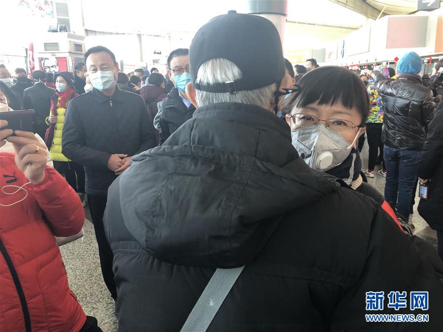 （熱點(diǎn)鮮報(bào)&middot;圖文互動(dòng)）（1）三代人的約定：父母送我援湖北，我給孩子樹榜樣