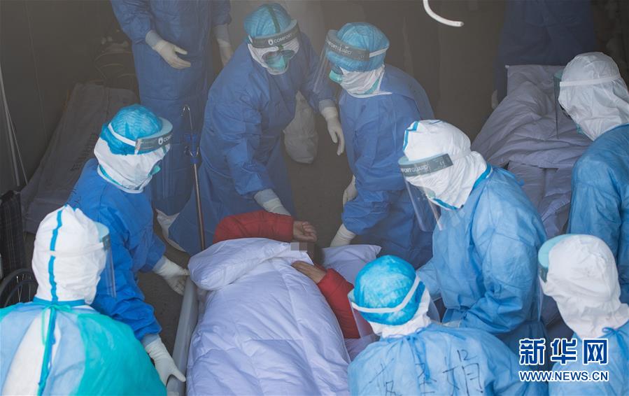 （新華全媒頭條&middot;圖文互動）（8）火線上的中流砥柱&mdash;&mdash;獻給奮戰(zhàn)在抗疫一線的醫(yī)務(wù)工作者