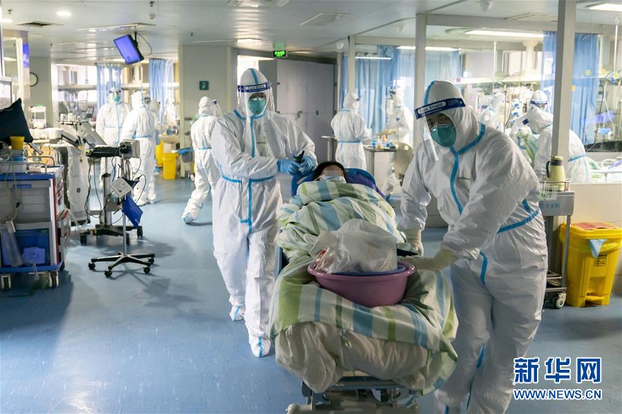 （新華全媒頭條&middot;圖文互動）（16）火線上的中流砥柱&mdash;&mdash;獻給奮戰(zhàn)在抗疫一線的醫(yī)務(wù)工作者