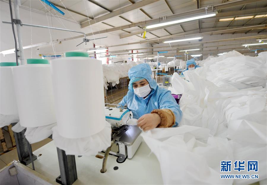 （聚焦疫情防控&middot;圖文互動(dòng)）（6）我們能多產(chǎn)一件，前方就少一份風(fēng)險(xiǎn)&mdash;&mdash;醫(yī)用防護(hù)服&ldquo;河北制造&rdquo;緊急&ldquo;起飛&rdquo;記