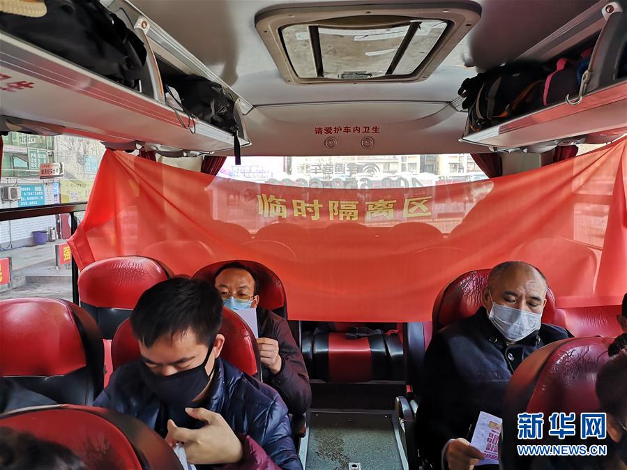 （做好六穩(wěn)工作 應對復雜局面&middot;圖文互動）（2）四川：&ldquo;點對點、一站式&rdquo;送農民工安全返崗