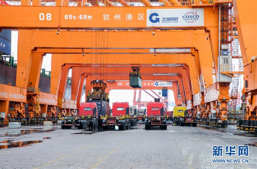 （圖文互動）（4）抓好防疫保暢，還管司機吃飯&mdash;&mdash;廣西欽州保稅港區(qū)服務(wù)企業(yè)復工見聞