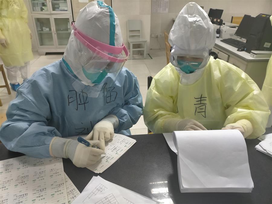 (一線抗疫群英譜·圖文互動)(1)5名“90后”一線醫(yī)護人員的戰(zhàn)“疫”