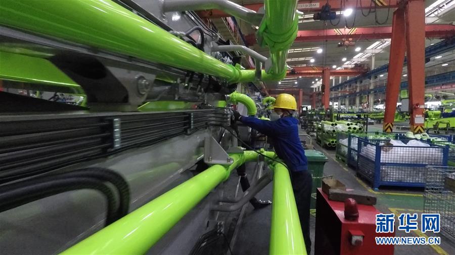 （圖文互動(dòng)）（1）吃粉擼串，商圈&ldquo;打卡&rdquo;，動(dòng)車出廠&mdash;&mdash;湖南&ldquo;標(biāo)簽&rdquo;復(fù)蘇記