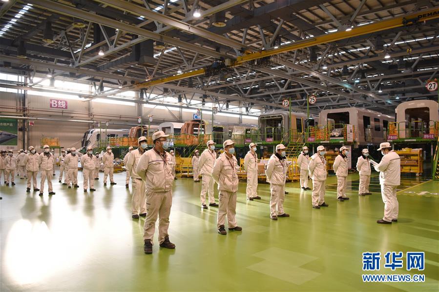 （圖文互動(dòng)）（7）吃粉擼串，商圈&ldquo;打卡&rdquo;，動(dòng)車出廠&mdash;&mdash;湖南&ldquo;標(biāo)簽&rdquo;復(fù)蘇記