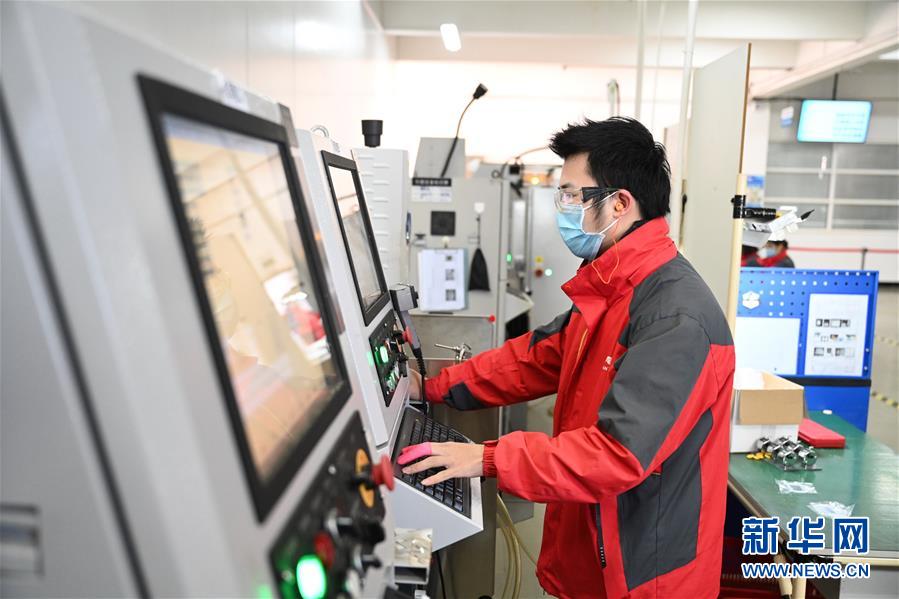 (來(lái)自經(jīng)濟(jì)前沿的故事·企業(yè)復(fù)工復(fù)產(chǎn)·圖文互動(dòng))(7)“危機(jī)中發(fā)現(xiàn)新商機(jī)”——中國(guó)科技制造企業(yè)復(fù)工復(fù)產(chǎn)觀察