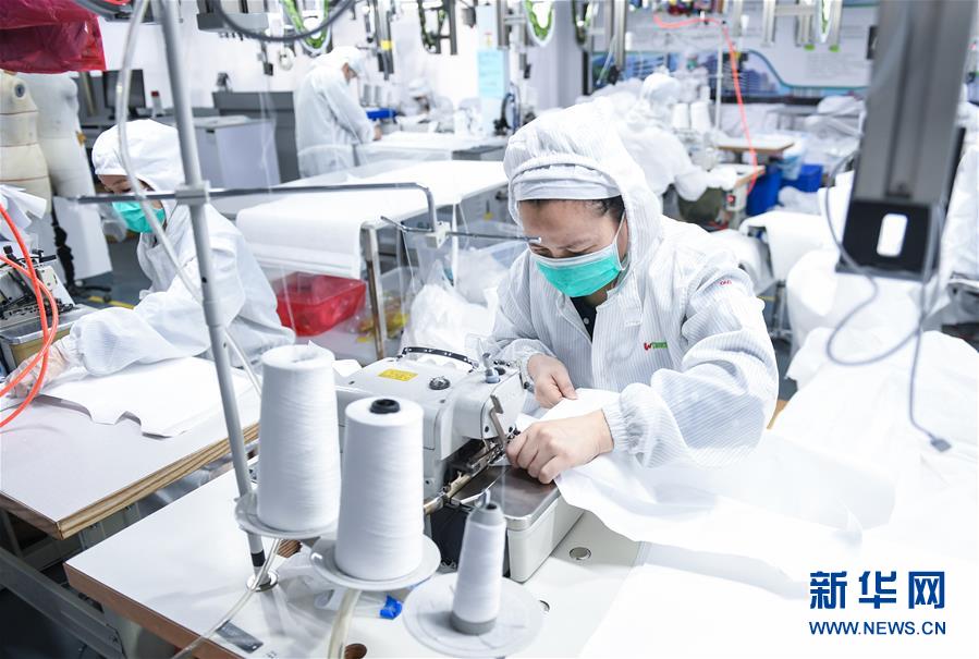 （聚焦疫情防控&middot;圖文互動）（2）把最好的留給最需要的醫(yī)護人員&mdash;&mdash;深圳醫(yī)療物資企業(yè)生產(chǎn)見聞