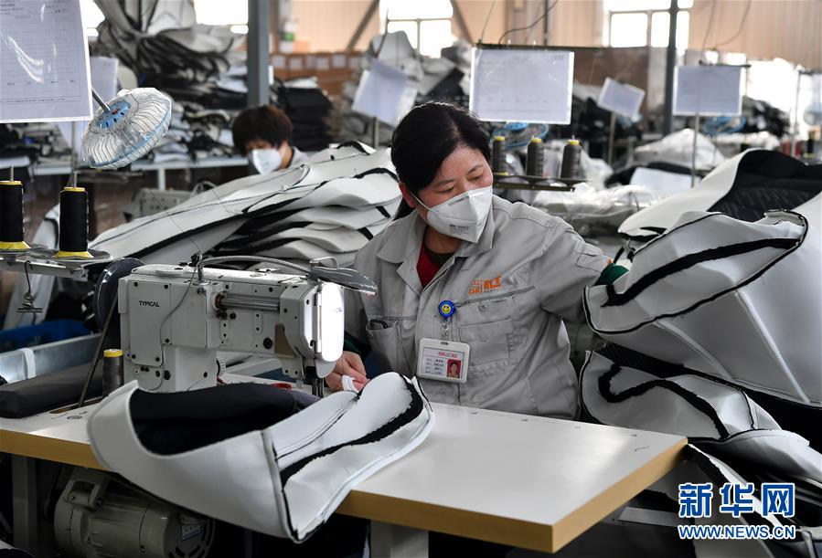 （圖文互動）（5）&ldquo;春天到了，熟悉的生活正在慢慢回來&rdquo;&mdash;&mdash;陜西多地復(fù)產(chǎn)復(fù)工一線見聞