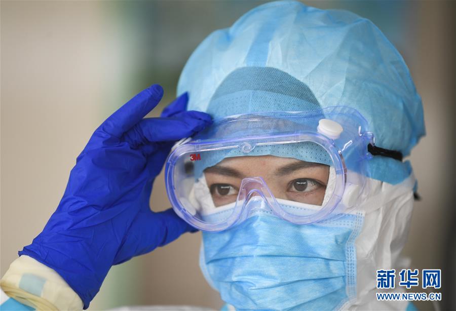 （一線抗疫群英譜&middot;圖文互動(dòng)）（4）&ldquo;我已躬身入局，勢(shì)要共渡難關(guān)!&rdquo;&mdash;&mdash;戰(zhàn)&ldquo;疫&rdquo;一線醫(yī)生黃霞