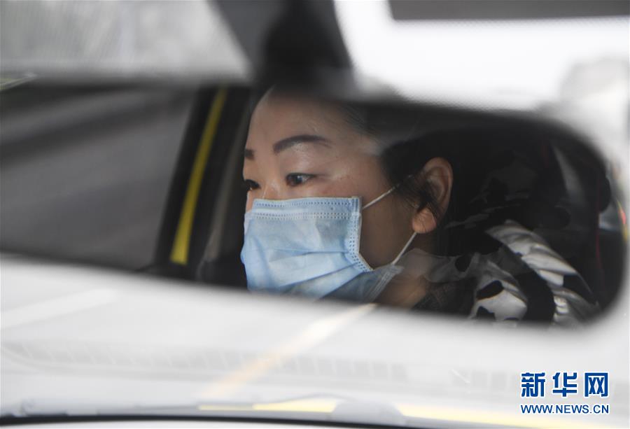 （聚焦疫情防控&middot;圖文互動(dòng)）（1）&ldquo;讓醫(yī)務(wù)人員無(wú)后顧之憂！&rdquo;&mdash;&mdash;重慶志愿者&ldquo;守護(hù)&rdquo;千余名一線醫(yī)護(hù)人員家屬見(jiàn)聞