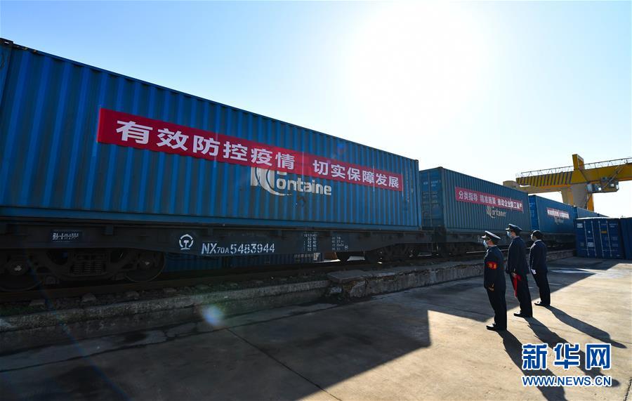 （抓好經(jīng)濟(jì)發(fā)展　應(yīng)對復(fù)雜局面&middot;圖文互動）（2）&ldquo;我們的訂單正回流&rdquo;&mdash;&mdash;江西外貿(mào)企業(yè)復(fù)工復(fù)產(chǎn)見聞