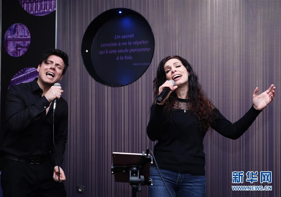 （國際&middot;圖文互動）（4）通訊：手牽手，我們共同驅(qū)散陰霾&mdash;&mdash;法國音樂人創(chuàng)作抗疫歌曲背后的故事