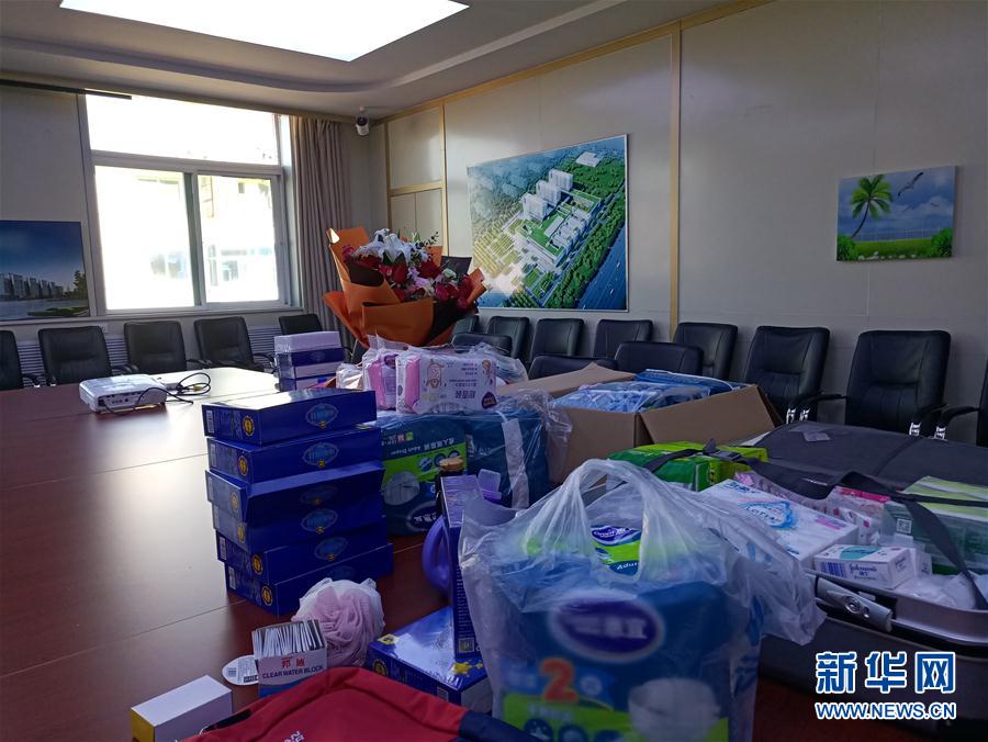 （在習近平新時代中國特色社會主義思想指引下&mdash;&mdash;新時代新作為新篇章&middot;習近平總書記關切事&middot;圖文互動）（4）口罩擋不住你的美&mdash;&mdash;戰(zhàn)&ldquo;疫&rdquo;一線巾幗掠影