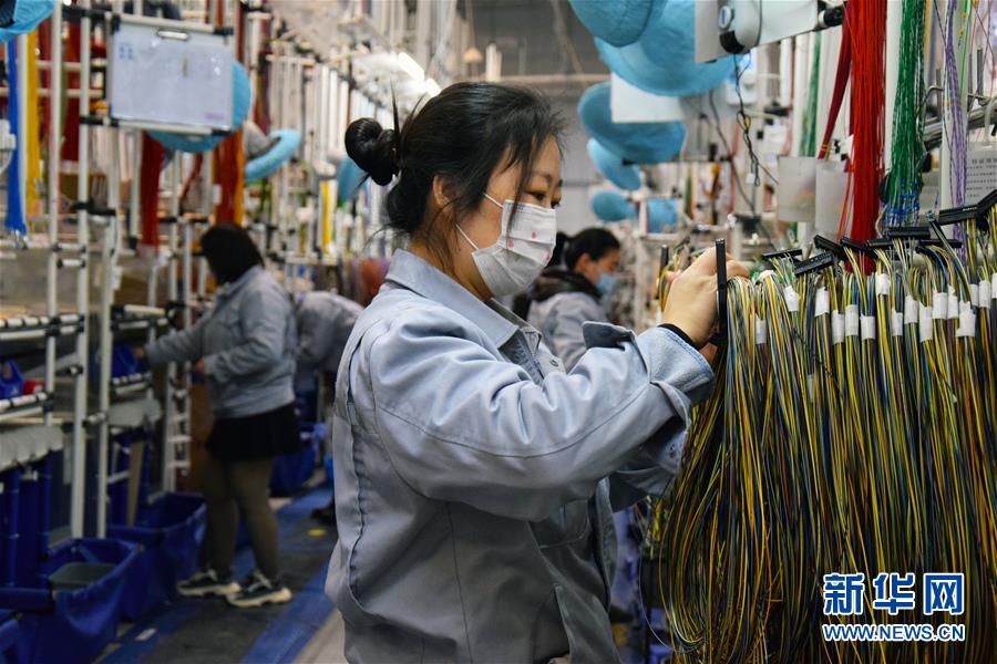 (在習(xí)近平新時(shí)代中國(guó)特色社會(huì)主義思想指引下——新時(shí)代新作為新篇章·習(xí)近平總書(shū)記關(guān)切事·圖文互動(dòng))(6)攜手下好“一盤棋”——京津冀戰(zhàn)“疫”進(jìn)行時(shí)