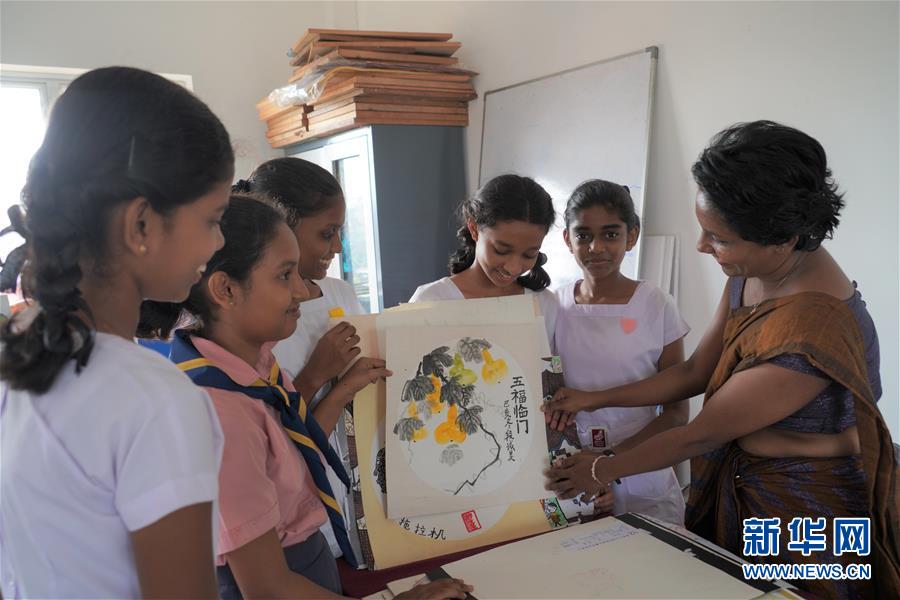 （國(guó)際&middot;圖文互動(dòng)）（3）通訊：&ldquo;愛心是我們抗擊疾病最強(qiáng)的力量&rdquo;&mdash;&mdash;記斯里蘭卡德薇女子學(xué)校師生收到彭麗媛復(fù)信