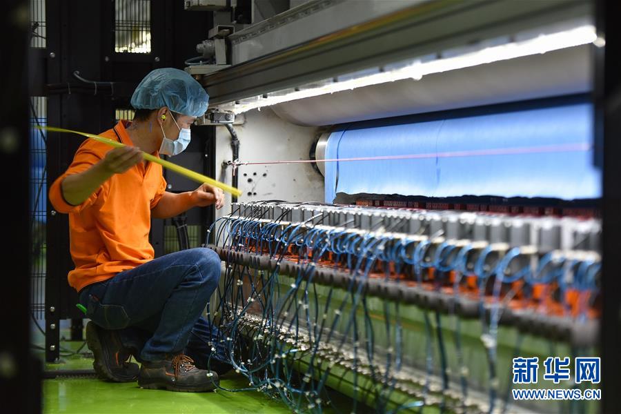 （在習(xí)近平新時(shí)代中國(guó)特色社會(huì)主義思想指引下&mdash;&mdash;新時(shí)代新作為新篇章&middot;習(xí)近平總書(shū)記關(guān)切事&middot;圖文互動(dòng)）（20）精準(zhǔn)發(fā)力抓統(tǒng)籌&mdash;&mdash;各地落實(shí)&ldquo;分區(qū)分級(jí)&rdquo;有序恢復(fù)生產(chǎn)生活