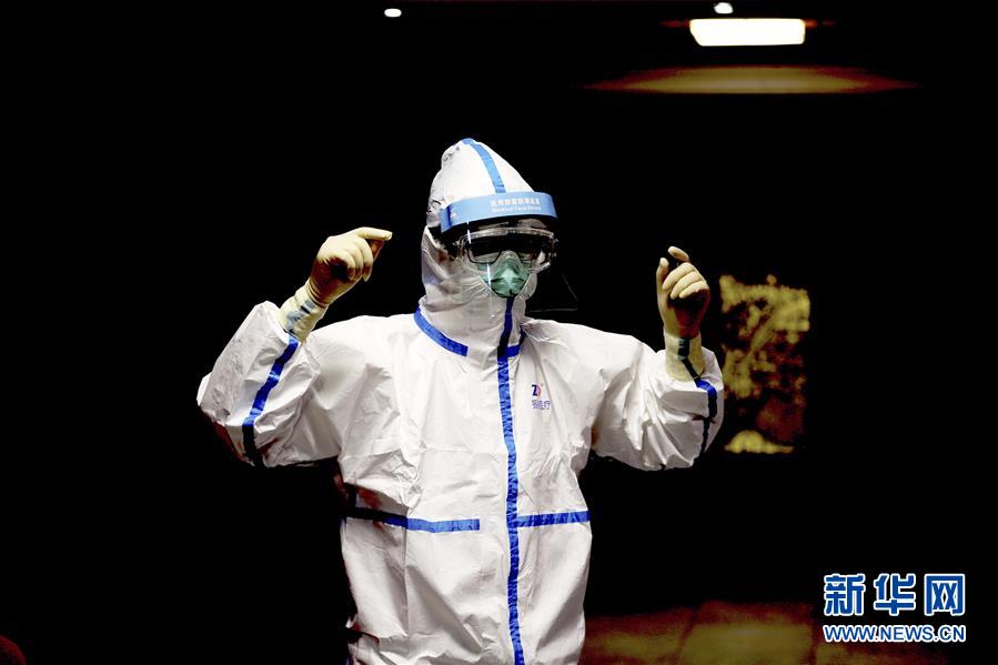 (國際疫情·圖文互動)(5)通訊:經(jīng)驗(yàn)豐富裝備精良 中國專家組在伊拉克助力抗疫