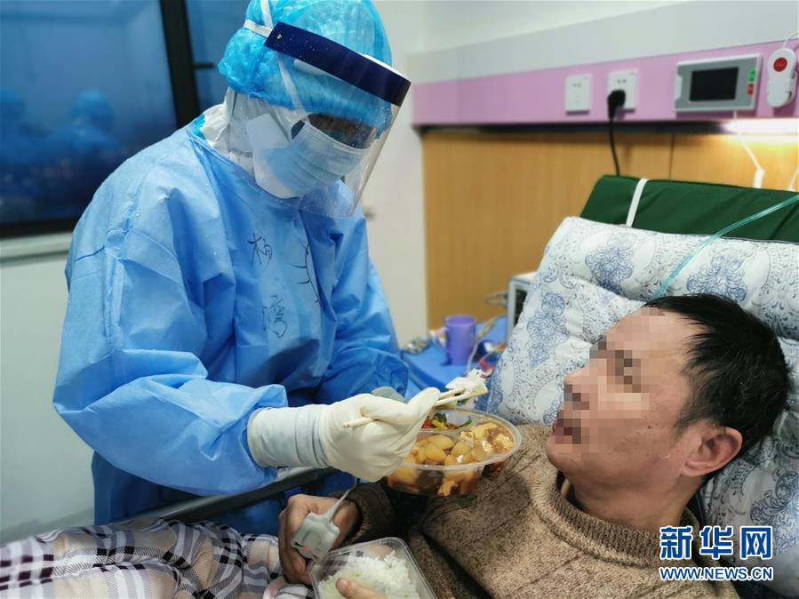 （一線抗疫群英譜&middot;圖文互動）（3）&ldquo;我們，撐得起！&rdquo;&mdash;&mdash;軍隊(duì)支援湖北醫(yī)療隊(duì)年輕醫(yī)務(wù)工作者的青春宣言