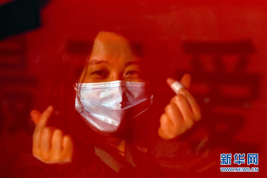 （新華全媒頭條&middot;圖文互動）（5）最美逆行者，武漢永遠記得你！&mdash;&mdash;首批援鄂醫(yī)療隊返程紀實