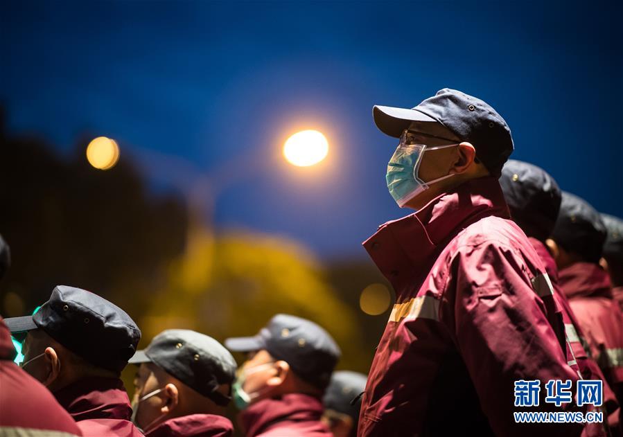 （新華全媒頭條&middot;圖文互動）（12）最美逆行者，武漢永遠記得你！&mdash;&mdash;首批援鄂醫(yī)療隊返程紀實