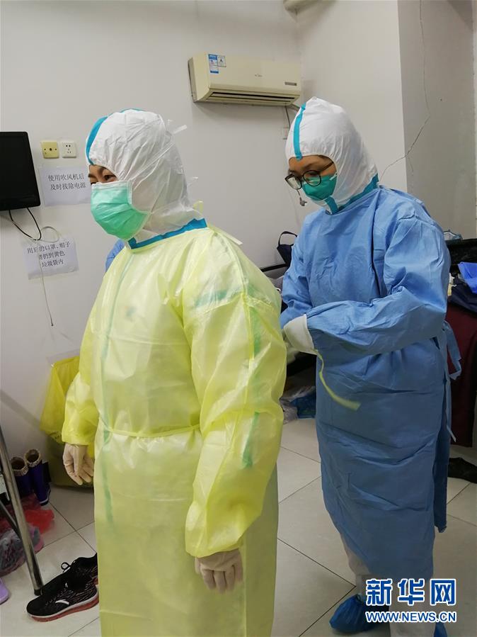 （一線抗疫群英譜&middot;圖文互動(dòng)）（1）在武漢，我為白衣戰(zhàn)士&ldquo;鑄起鎧甲&rdquo;&mdash;&mdash;記天津市腫瘤醫(yī)院醫(yī)師路佳