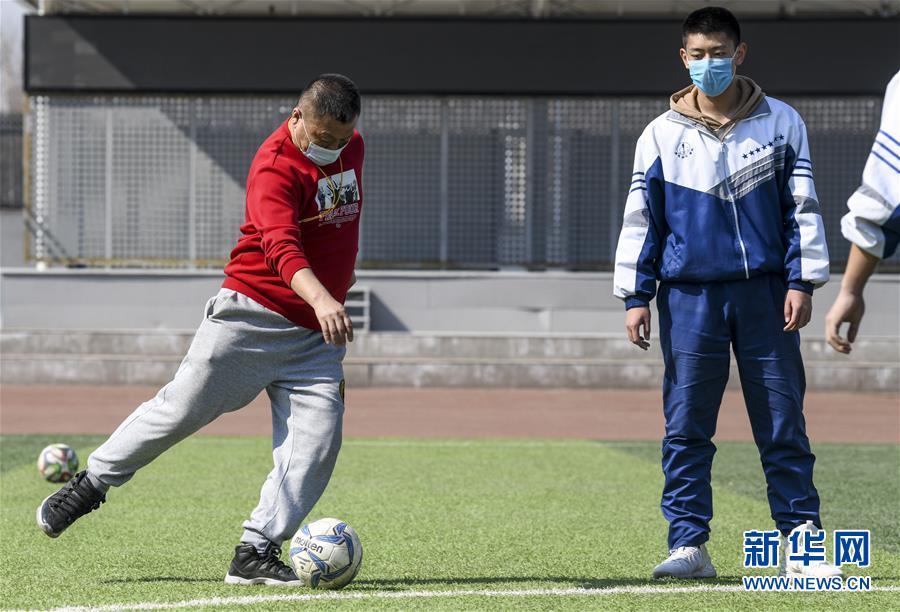 （圖文互動）（4）&ldquo;早&rdquo;安同學，&ldquo;早&rdquo;安老師！&mdash;&mdash;新疆初高中畢業(yè)班復課一周回訪見聞